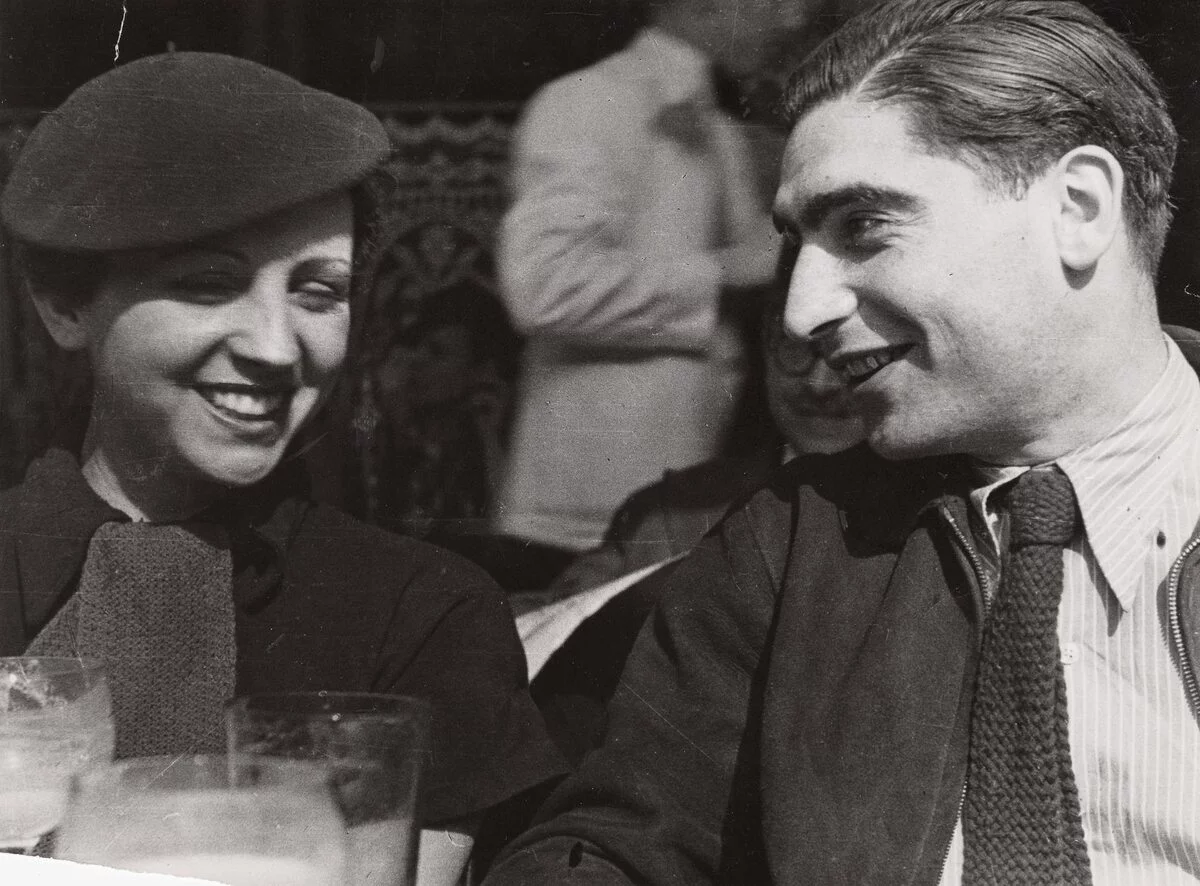 Robert Capa e Gerda Taro: la fotografia, l’amore, la guerra