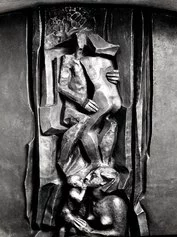 Marco Marchesini
Allegoria della vita, 1972
Porta di bronzo per la Cripta Schiavina
Bologna, Cimitero Monumentale della Certosa, Campo degli Ospedali