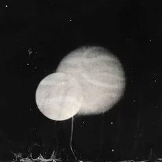 Fiona Annis, Double Moon Crossing, 2016. Stampa fine art su carta Hahnemühle photo rag Baryta, 25x25 cm, Edizione italiana 5:20