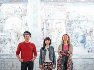 6, Wojciech Szymański, Małgorzata Mirga Tas e Joanna Warsza (i curatori e l'artista) a Palazzo Schifanoia ,  fot. Daniel Rumiancew