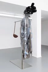 Sophie Jung, This Particular Medusa, 2019, mixed media sculpture, 190x40x120cm, Credit Margot Montigny, Courtesy Centre Culturel Suisse, Paris