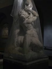 9, Simon Roberts, Shrouded Sculpture #9 (Samson and the Philistines by Vincenzo Foggini), 2021