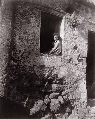 Giovanni Verga. Bambina alla finestra, Novalucello, 1911