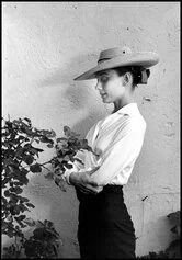 MEXICO, Durango,1959, Audrey HEPBURN during filming of “The Unforgiven,” directed by John Huston. © Inge Morath/Magnum Photos
