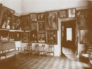 La sala Picasso della collezione di Sergej Ščukin, con il quadro , Giovane donna,  del 1909