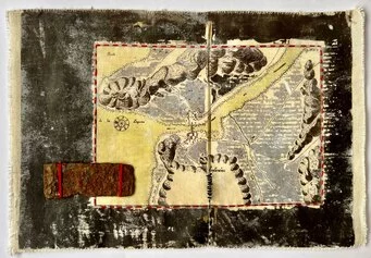 Narda Zapata , Memoria della laguna, , 2023   tecnica mista su lino e metallo ottocentesco su cotone   cm 20,5 x 30,2 c 0,3