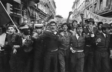 Nei giorni della rivoluzione dei garofani, Lisbona, 27 aprile 1974 © Archivio Uliano Lucas