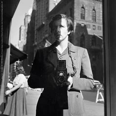 New York. October 18, 1953 ©Estate of Vivian Maier, Courtesy of Maloof Collection and Howard Greenberg Gallery, NY