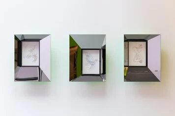 Patrick Tuttofuoco, Like They Were Eternal, 2021, china su carta, acciaio, 56 × 43 × 13 cm. Foto Andrea Rossetti.

Courtesy l'artista e Federica Schiavo Gallery