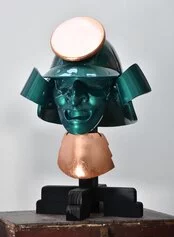 Porta Tom, Shōri Green #1, 2023, gesso ceramico e foglia bronzo, 45x35x35 cm