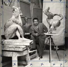 Ridotto 1947, Artista nello studio con Sibilla, Cavallo e Busto d'uomo, crediti Oscar Savio