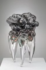 Tony Cragg, Untitled, 2021, Blown glass, 43 x 28 x 23 cm - Courtesy the artist and Berengo Studio, Photo credit Francesco Allegretto